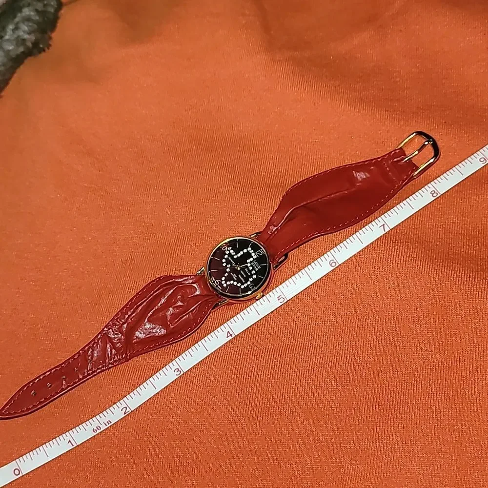 Vintage Texas State Shape in Crystals Watch‎ Gold Tone Ombre Face Red Leather